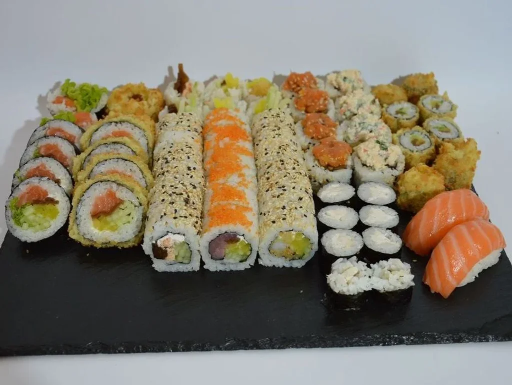 Zestaw sushi Futo Sushi na desce