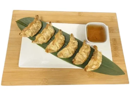 Pierożki gyoza z sosem śliwkowym