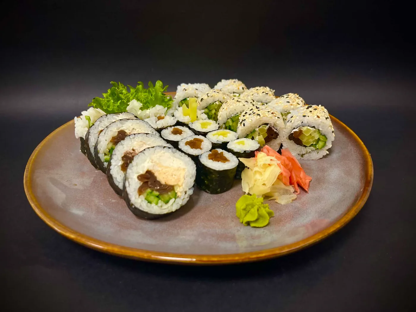 Zestaw rolek futomaki i California – Futo Sushi