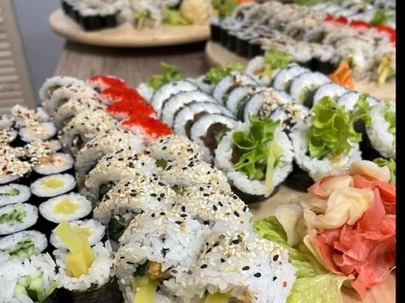 Deska sushi na przyjęcia, 50 kawałków, Futo Sushi Biała Podlaska