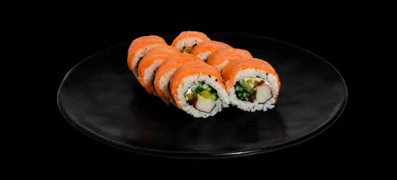 Dragon maki surimi i łosoś – rolka sushi, Futo Sushi Biała Podlaska