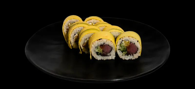 Dragon maki tuńczyk na awokado – rolka sushi, Futo Sushi Biała Podlaska