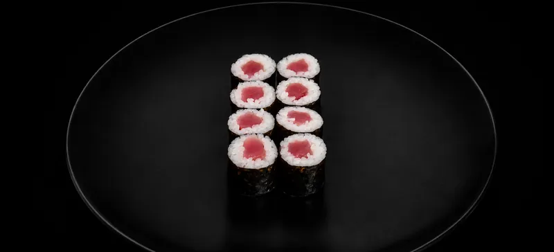 Hosomaki tuńczyk – cienka rolka sushi z tuńczykiem, Futo Sushi Biała Podlaska