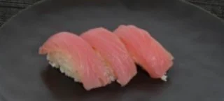 Nigiri z tuńczykiem – Futo Sushi