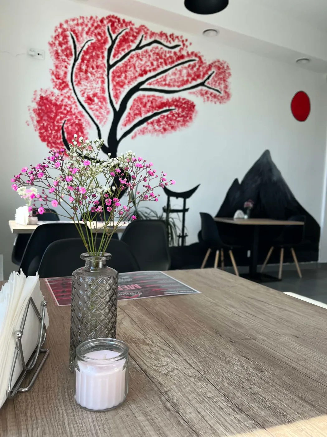 Klimatyczne wnętrze restauracji Futo Sushi w Białej Podlaskiej